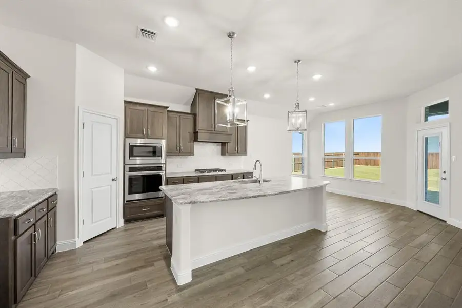 257 Pine Leaf- Kitchen-1 257 Pine Leaf- Kitchen-1