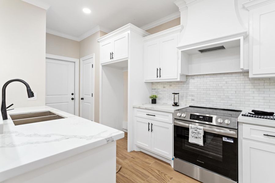 Furnished interior view inside a new home in , Neches (Image 7).