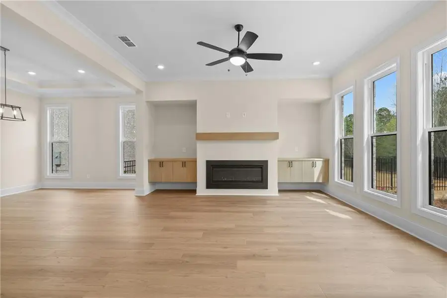 Spacious, unfurnished interior of a new home in Bellwyn, Johns Creek (Image 12).