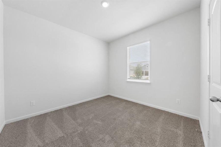 Spacious, unfurnished interior of a new home in Retreat at Fossil Creek, Fort Worth (Image 8).