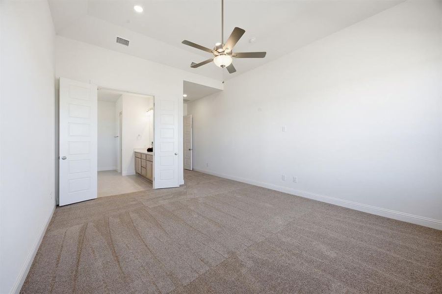Spacious, unfurnished interior of a new home in Highland Crossing, Celina (Image 23).