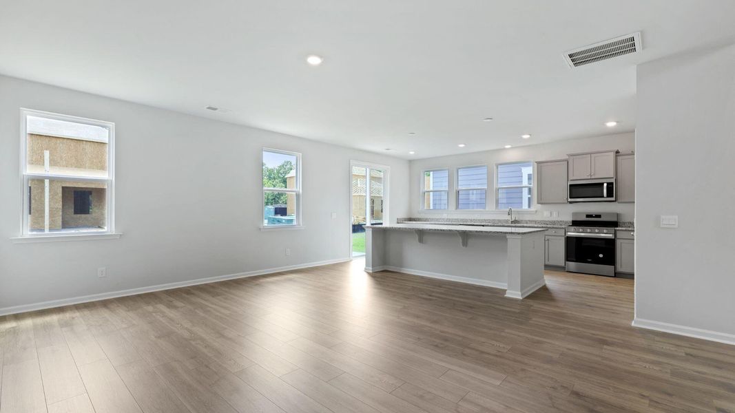 Spacious, unfurnished interior of a new home in Founders Corner, Summerville (Image 19).
