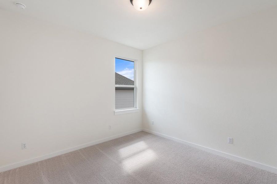 Spacious, unfurnished interior of a new home in Heritage, Dripping Springs (Image 32).