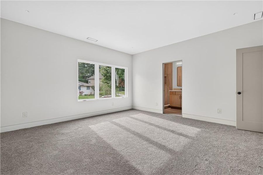 Spacious, unfurnished interior of a new home in , Dunwoody (Image 75).