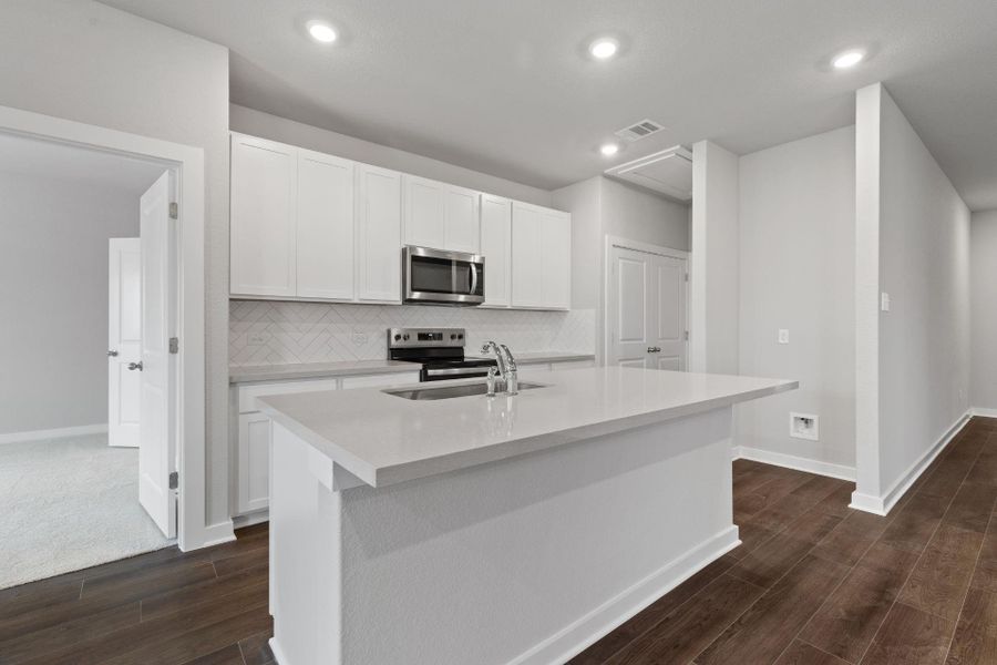 Furnished interior view inside a new home in Westridge Cove, Conroe (Image 11). Furnished interior view inside a new home in Westridge Cove, Conroe (Image 11).