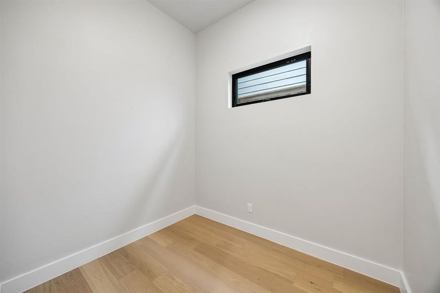 Spacious, unfurnished interior of a new home in , Dallas (Image 16). Spacious, unfurnished interior of a new home in , Dallas (Image 16).
