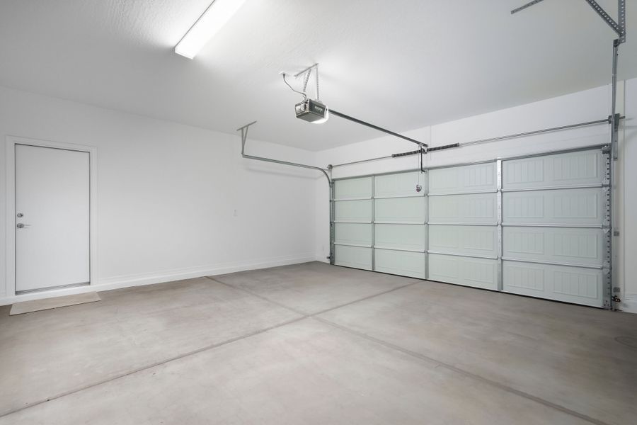 Spacious, unfurnished interior of a new home in Parkside, Avondale (Image 33).