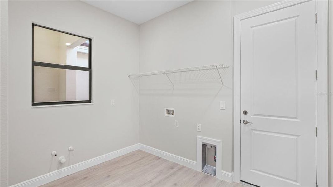 Spacious, unfurnished interior of a new home in Cresswind Lakewood Ranch, Lakewood Ranch (Image 30).