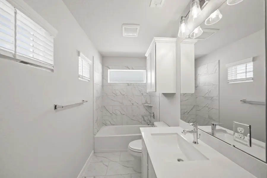 Furnished interior view inside a new home in Beacon Hill, Waller (Image 9).