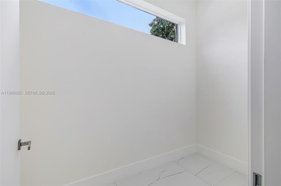 Spacious, unfurnished interior of a new home in , Biscayne Park (Image 24).