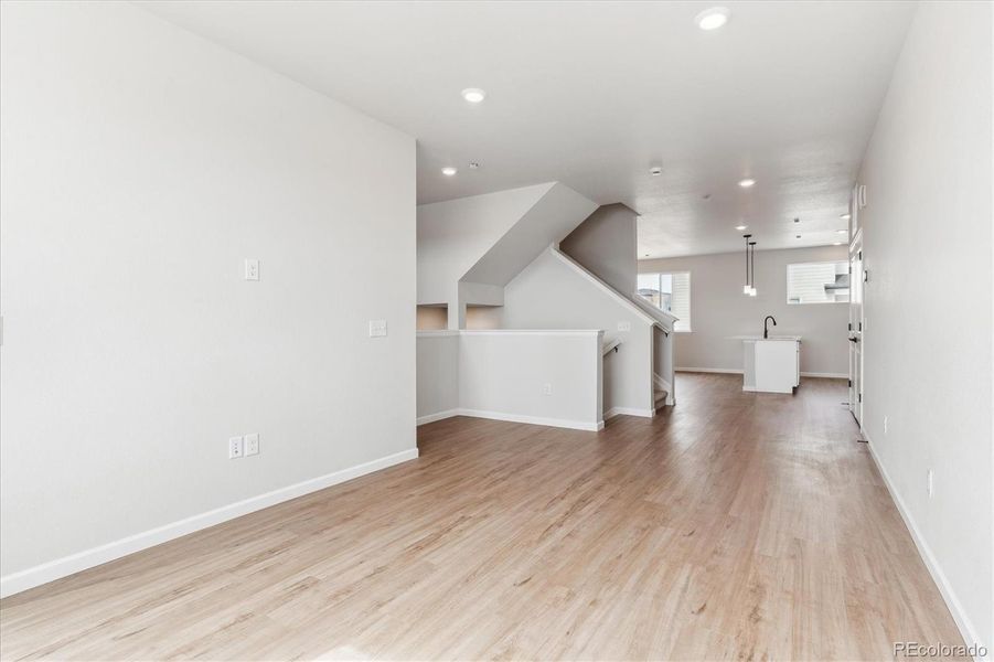 Spacious, unfurnished interior of a new home in Townhome Collection at Grand Vue at Interlocken, Broomfield (Image 12).