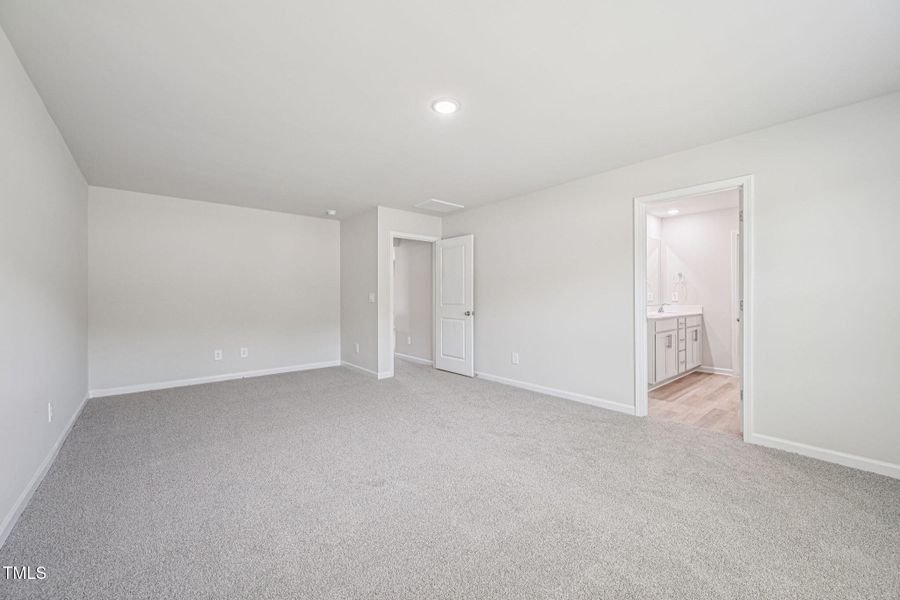 37-web-or-mls-Raleigh - Oak Manor - 721