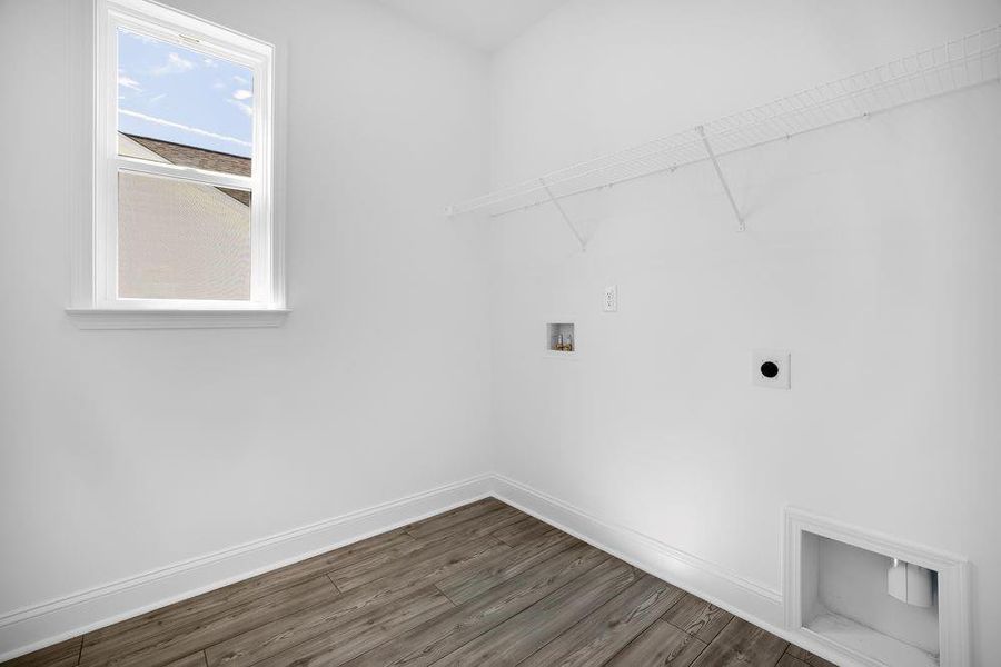 Spacious, unfurnished interior of a new home in Bailey Fence, Dacula (Image 29).