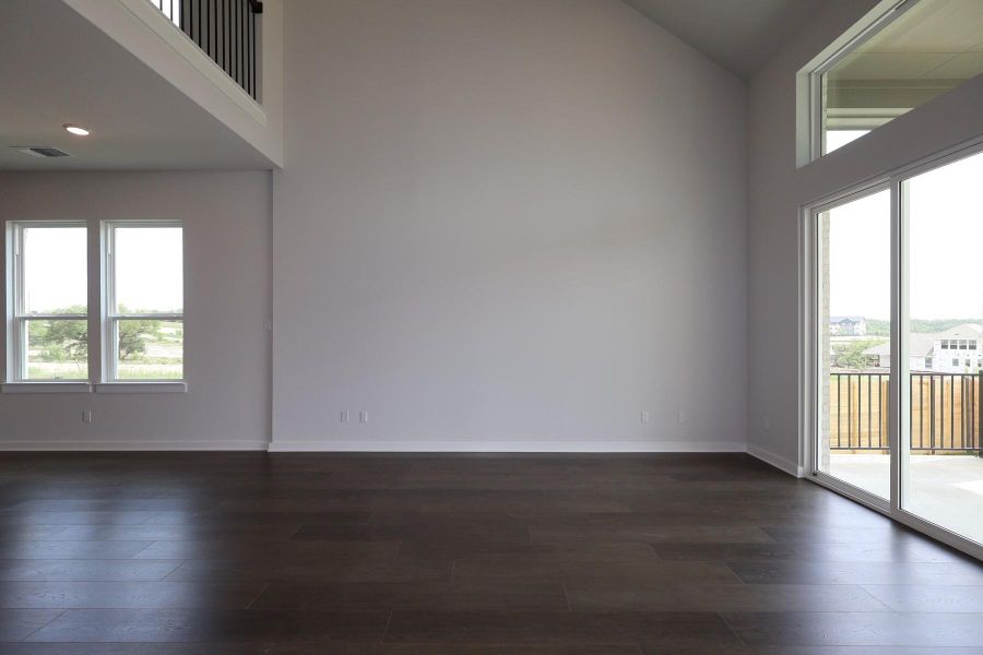 Spacious, unfurnished interior of a new home in Wolf Ranch, Georgetown (Image 12).