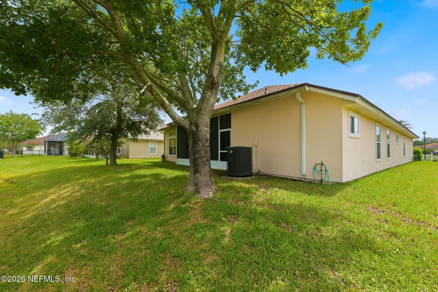 Exterior details and patio area of a home in , Jacksonville (Image 24).