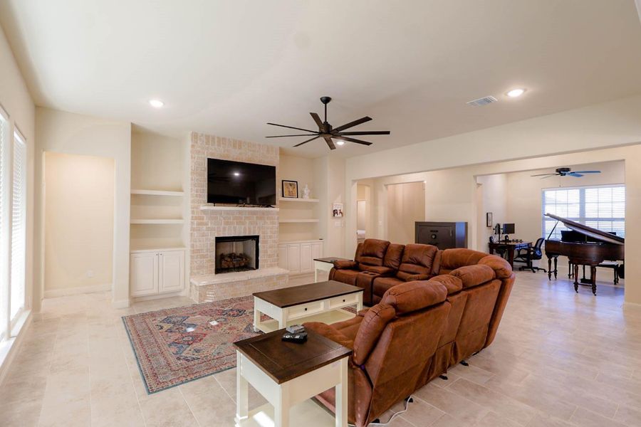 Furnished interior view inside a new home in , Bryan (Image 11).