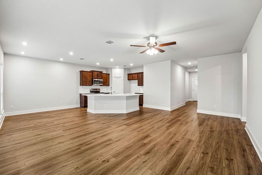 Spacious, unfurnished interior of a new home in Three Creeks, Belton (Image 10). Spacious, unfurnished interior of a new home in Three Creeks, Belton (Image 10).