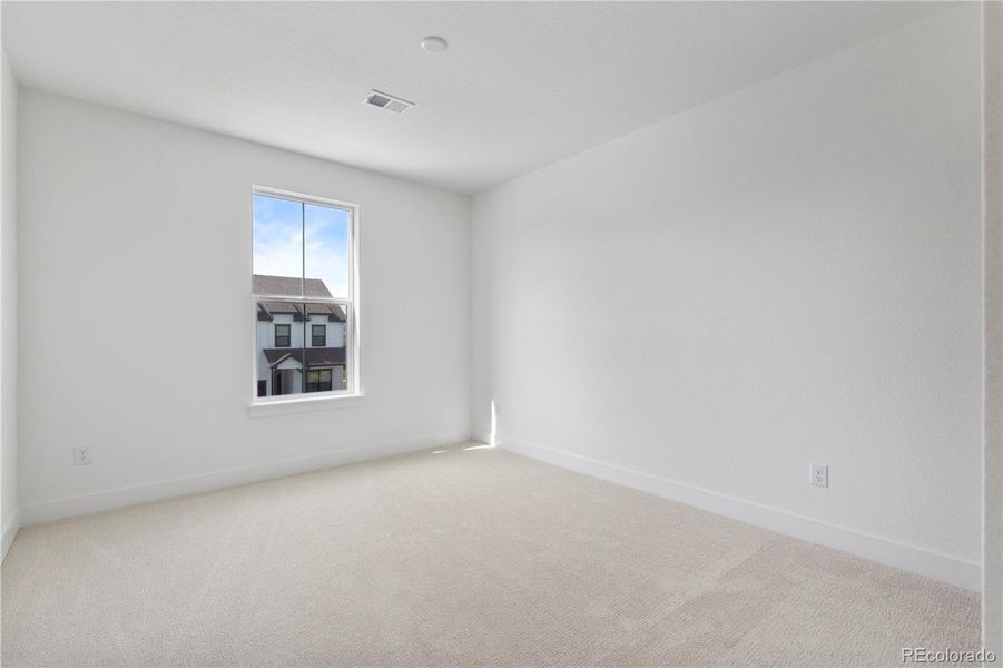 Spacious, unfurnished interior of a new home in Montaine, Castle Rock (Image 36).