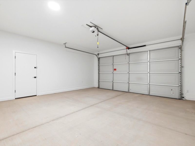 Spacious, unfurnished interior of a new home in Abel Ranch Reserve Series, Goodyear (Image 22).