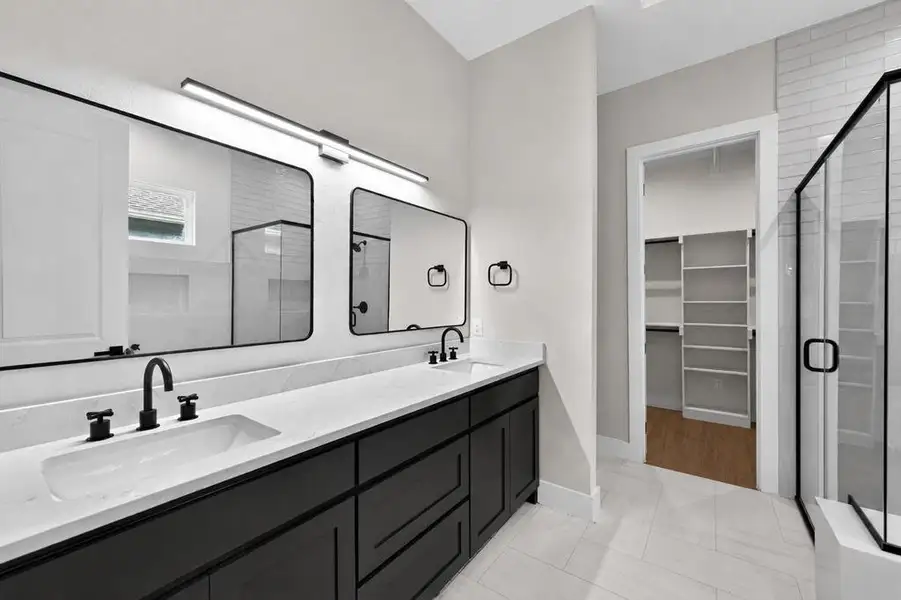 Furnished interior view inside a new home in , Dallas (Image 4).
