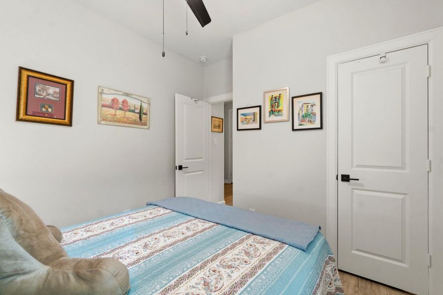 Furnished interior view inside a new home in Wedgewood Forest, Conroe (Image 32).