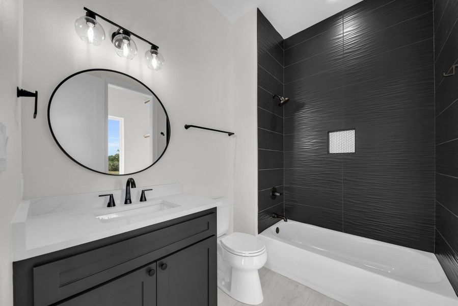 Furnished interior view inside a new home in , Horseshoe Bay (Image 7).