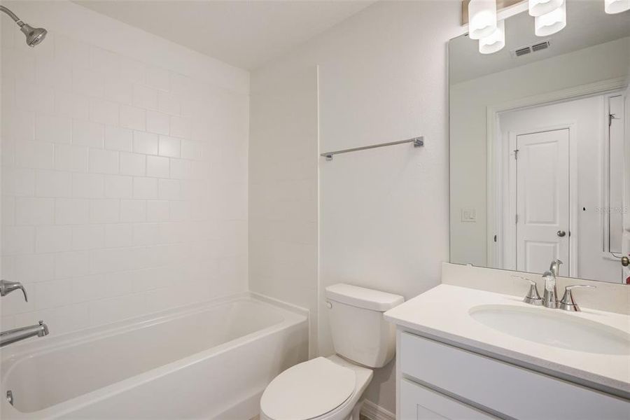 Furnished interior view inside a new home in , Winter Garden (Image 15).