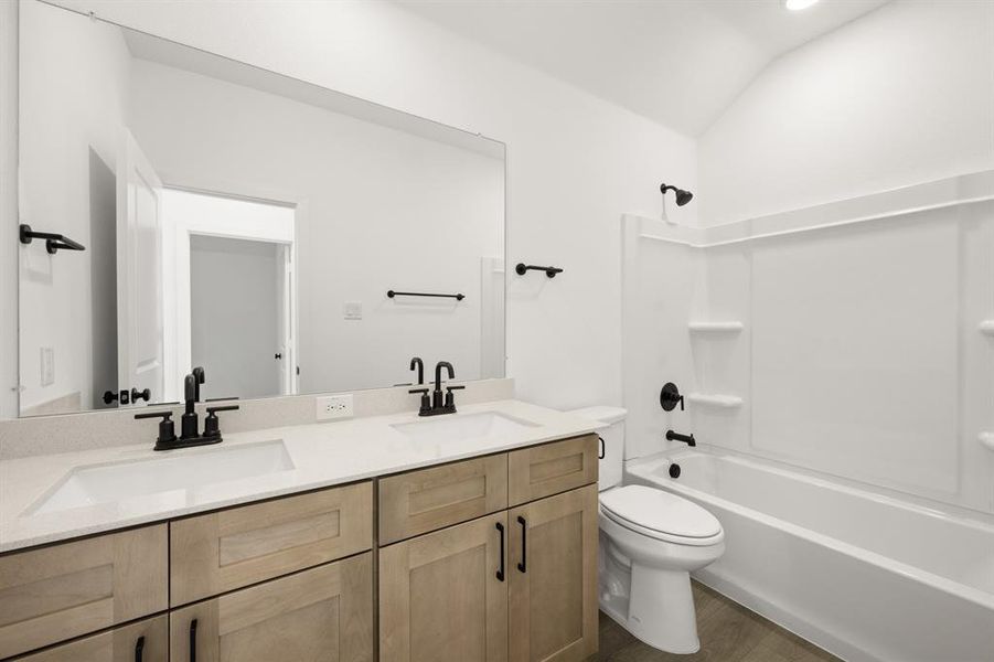 669 Tyronza- Bathroom-2