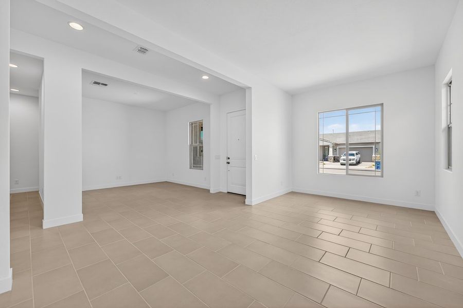 Spacious, unfurnished interior of a new home in Ellsworth Ranch, Queen Creek (Image 20).