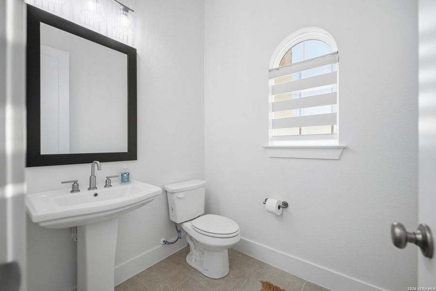 Furnished interior view inside a new home in Mesa Western, Cibolo (Image 43). Furnished interior view inside a new home in Mesa Western, Cibolo (Image 43).