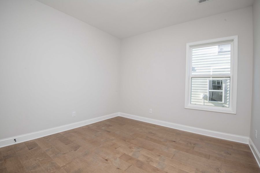 Spacious, unfurnished interior of a new home in Ivey Farms - The Grove Collection, Farragut (Image 31). Spacious, unfurnished interior of a new home in Ivey Farms - The Grove Collection, Farragut (Image 31).