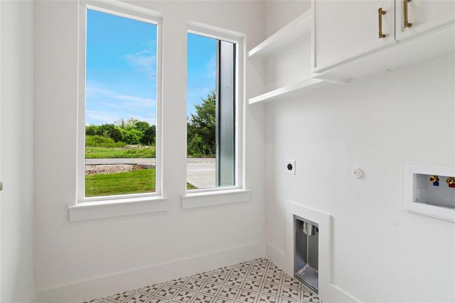Spacious, unfurnished interior of a new home in , Glenn Heights (Image 31).