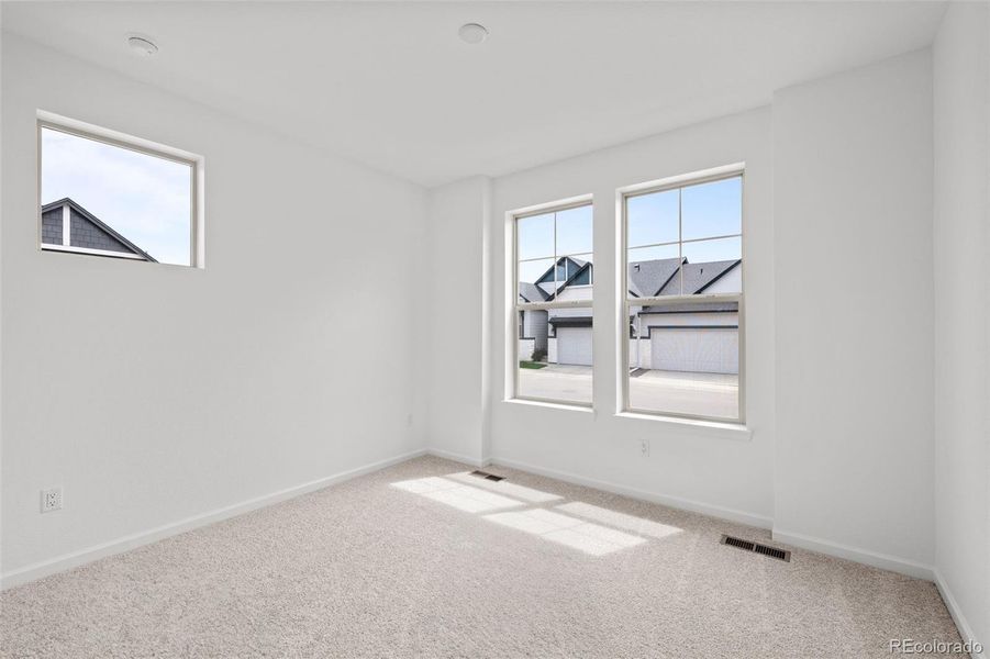 Spacious, unfurnished interior of a new home in Deer Creek, Littleton (Image 14).