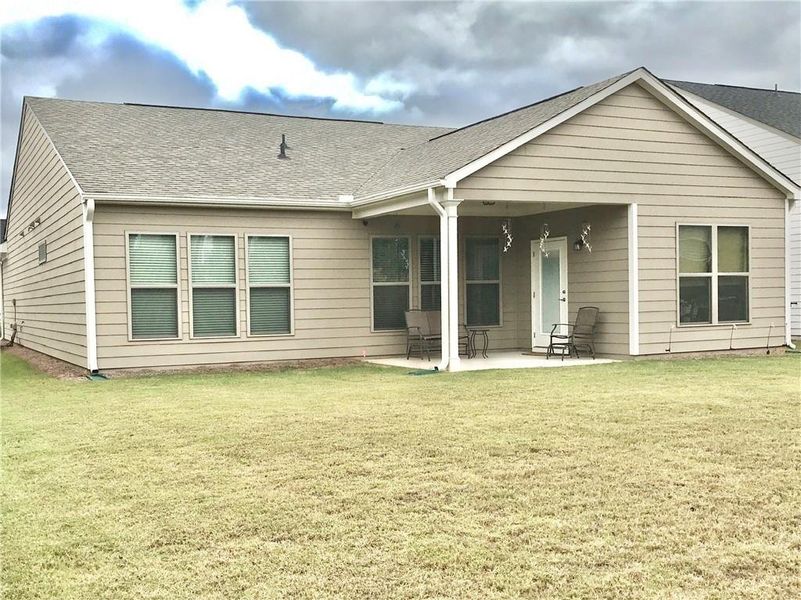 Exterior details and patio area of a home in , Hoschton (Image 2).