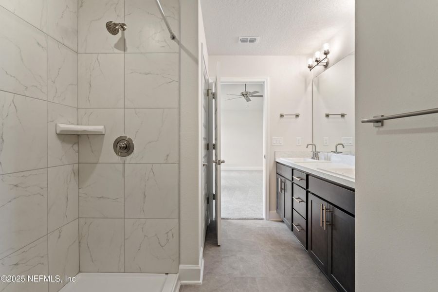 Image 13 of a home in Summerglen.