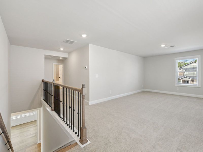 Spacious, unfurnished interior of a new home in River Pointe, Monroe (Image 19).
