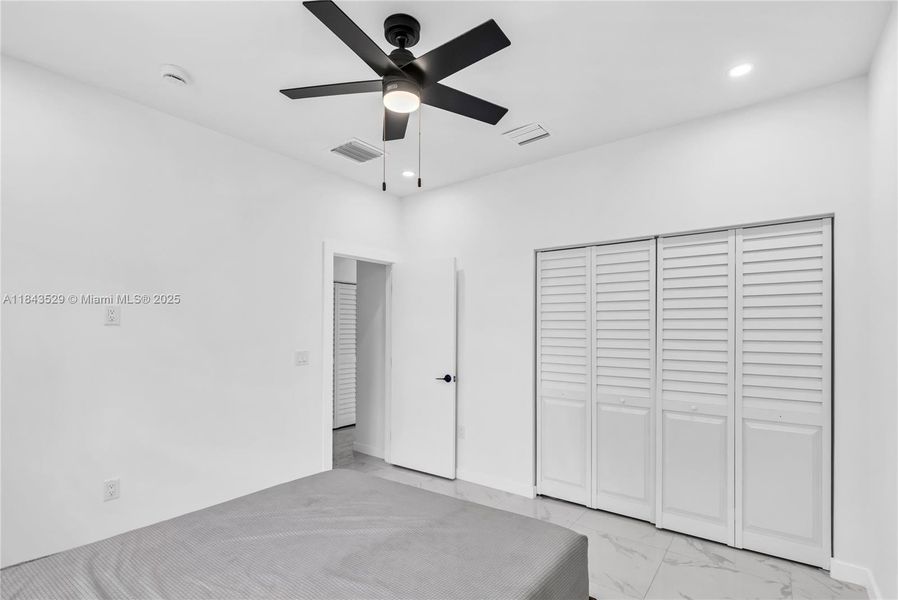 Spacious, unfurnished interior of a new home in , Pompano Beach (Image 18).