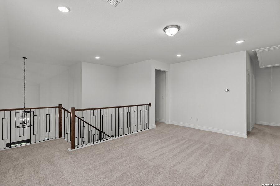 Spacious, unfurnished interior of a new home in Bison Ridge, San Antonio (Image 32).