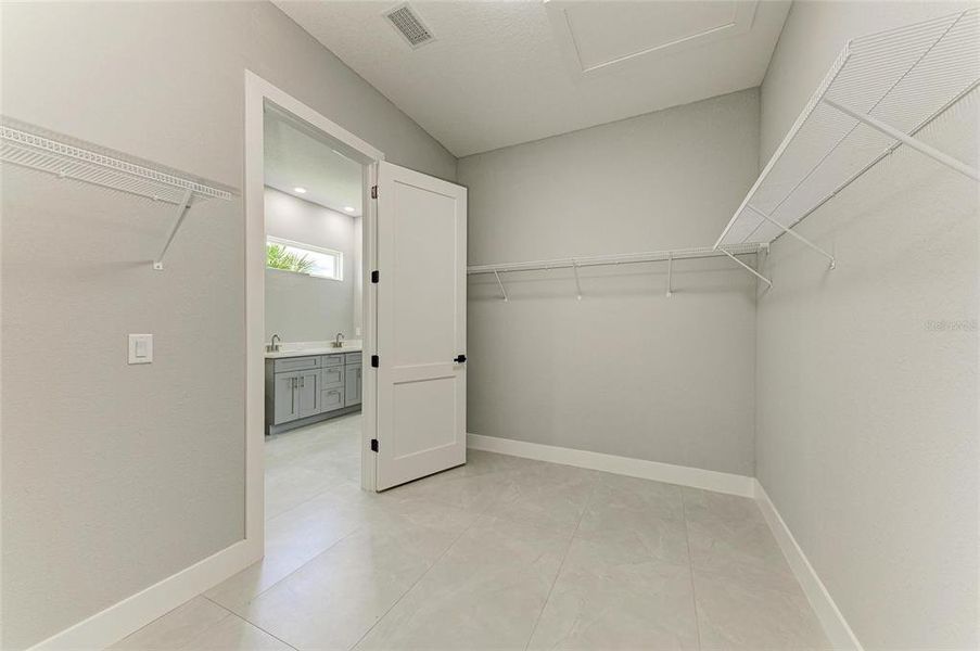 Spacious, unfurnished interior of a new home in , Port Charlotte (Image 35).