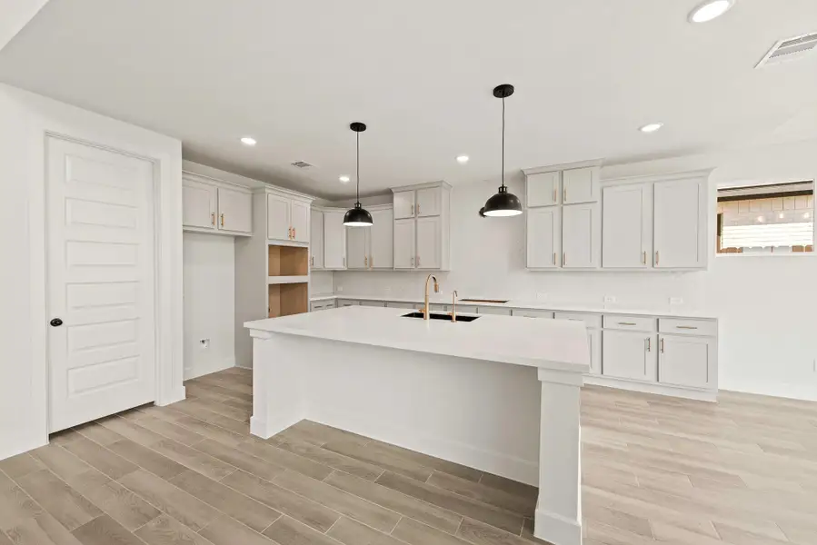 Representative image. Features, specifications, selections and colors may vary. Representative image. Features, specifications, selections and colors may vary.