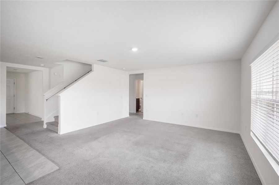 Spacious, unfurnished interior of a new home in Abbott Park, Zephyrhills (Image 15).
