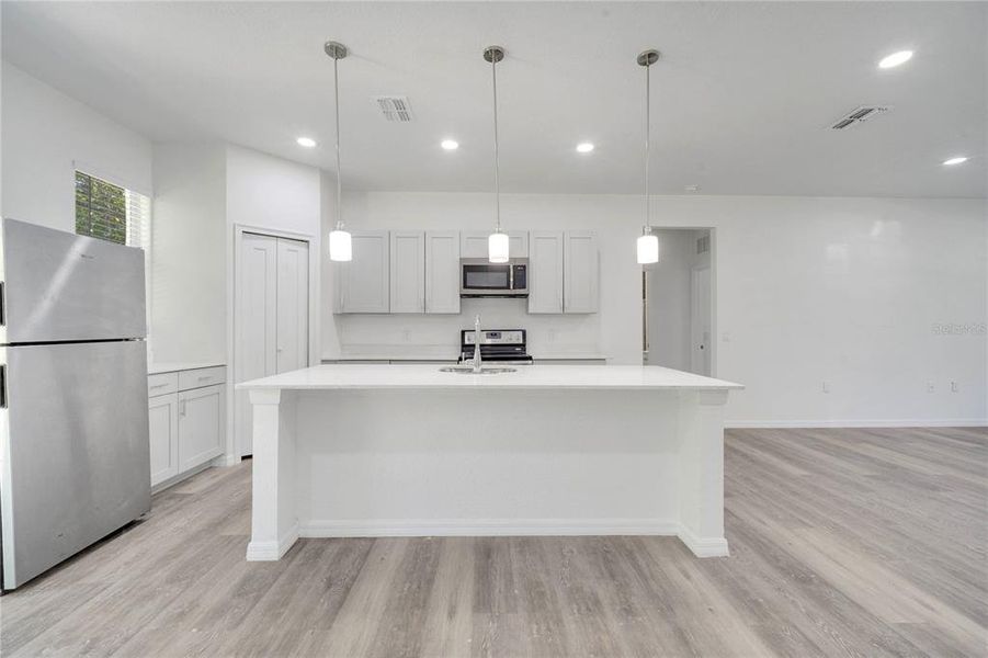 Furnished interior view inside a new home in , Palatka (Image 8).