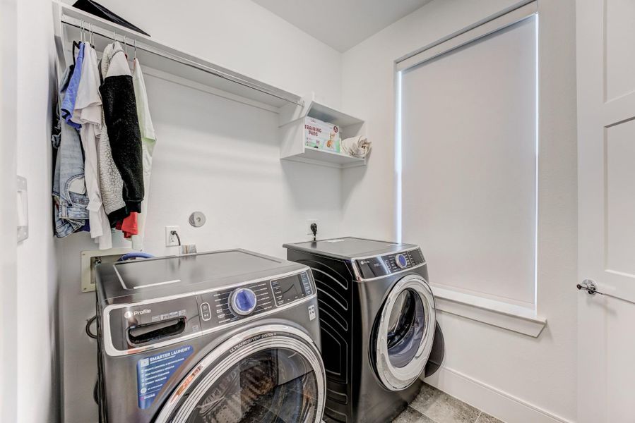 Close-up of interior finishes inside a home in Avondale, Houston (Image 20).