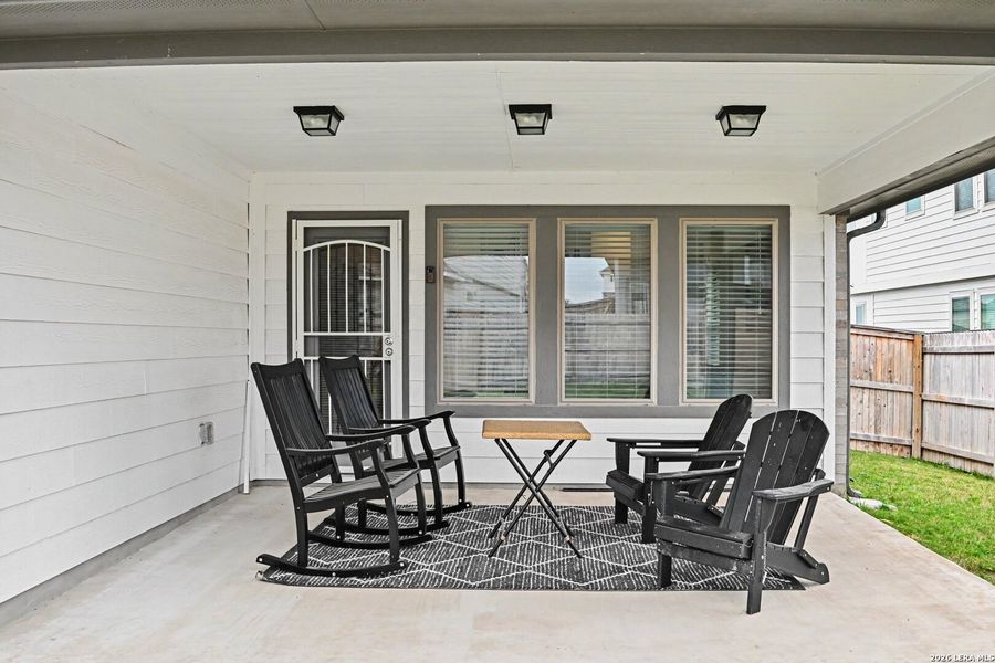 Exterior details and patio area of a home in The Parklands, Schertz (Image 27).