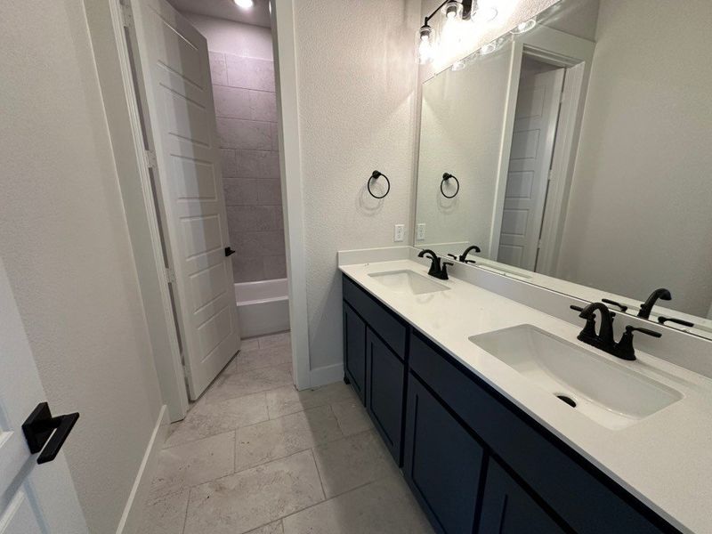 Furnished interior view inside a new home in Eagle Ridge Estates, Weatherford (Image 7).