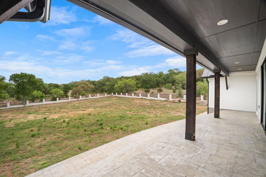 Exterior details and patio area of a home in , Buchanan Dam (Image 4).