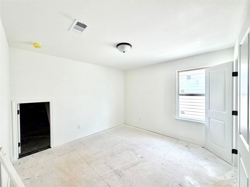 Image 33 of a home in Cedar Pointe.