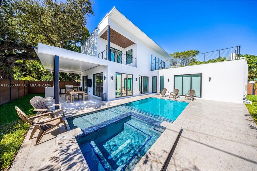 Exterior details and patio area of a home in , Miami (Image 30).