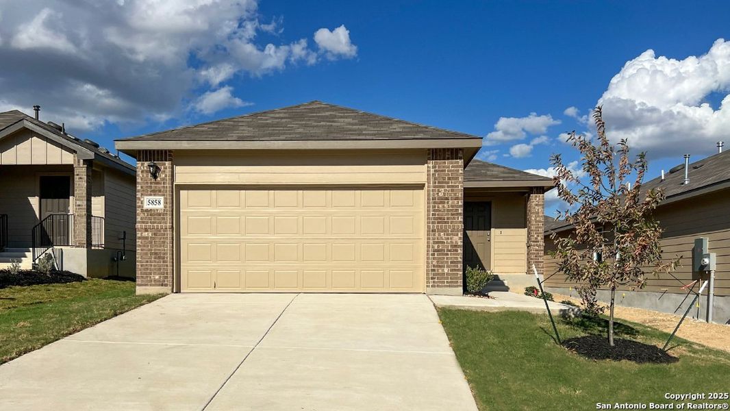Front exterior of a new home in Applewood, San Antonio, TX, highlighting curb appeal (Image 2).