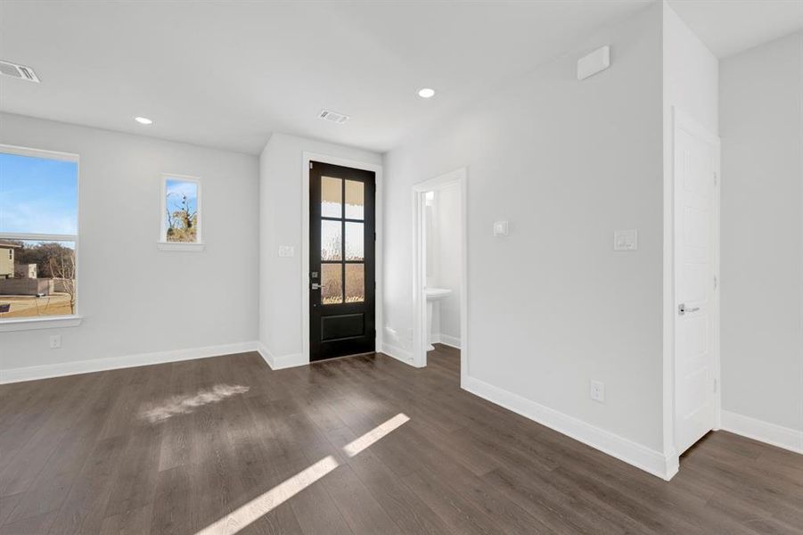 Spacious, unfurnished interior of a new home in Painted Tree Woodland West – Cottages, McKinney (Image 26).
